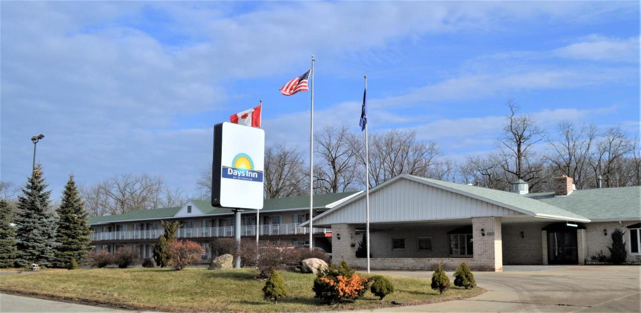 Days Inn By Wyndham Whitmore Lake Экстерьер фото
