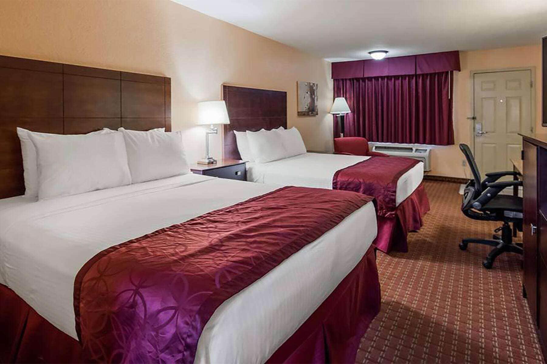 Days Inn By Wyndham Whitmore Lake Экстерьер фото