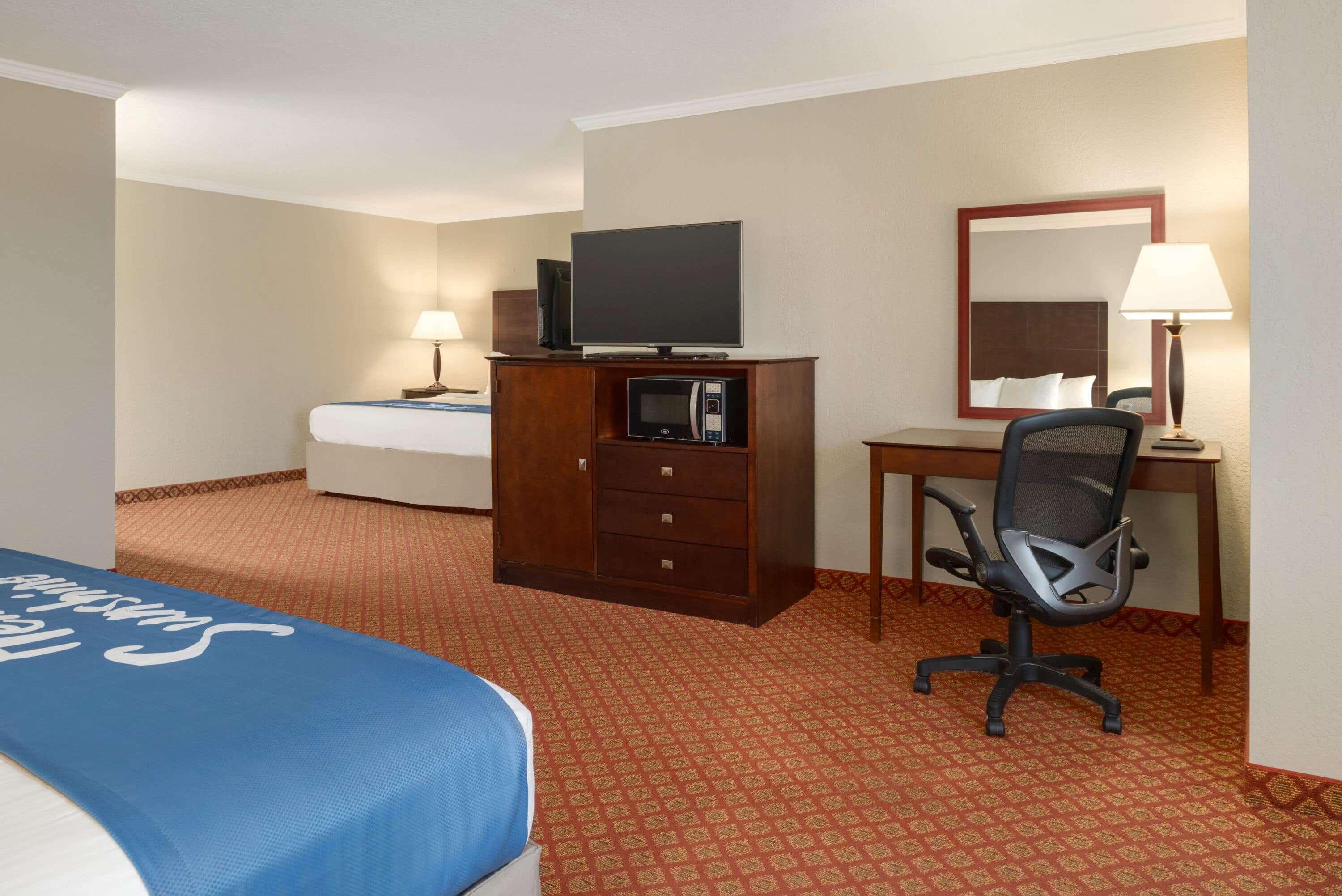 Days Inn By Wyndham Whitmore Lake Экстерьер фото