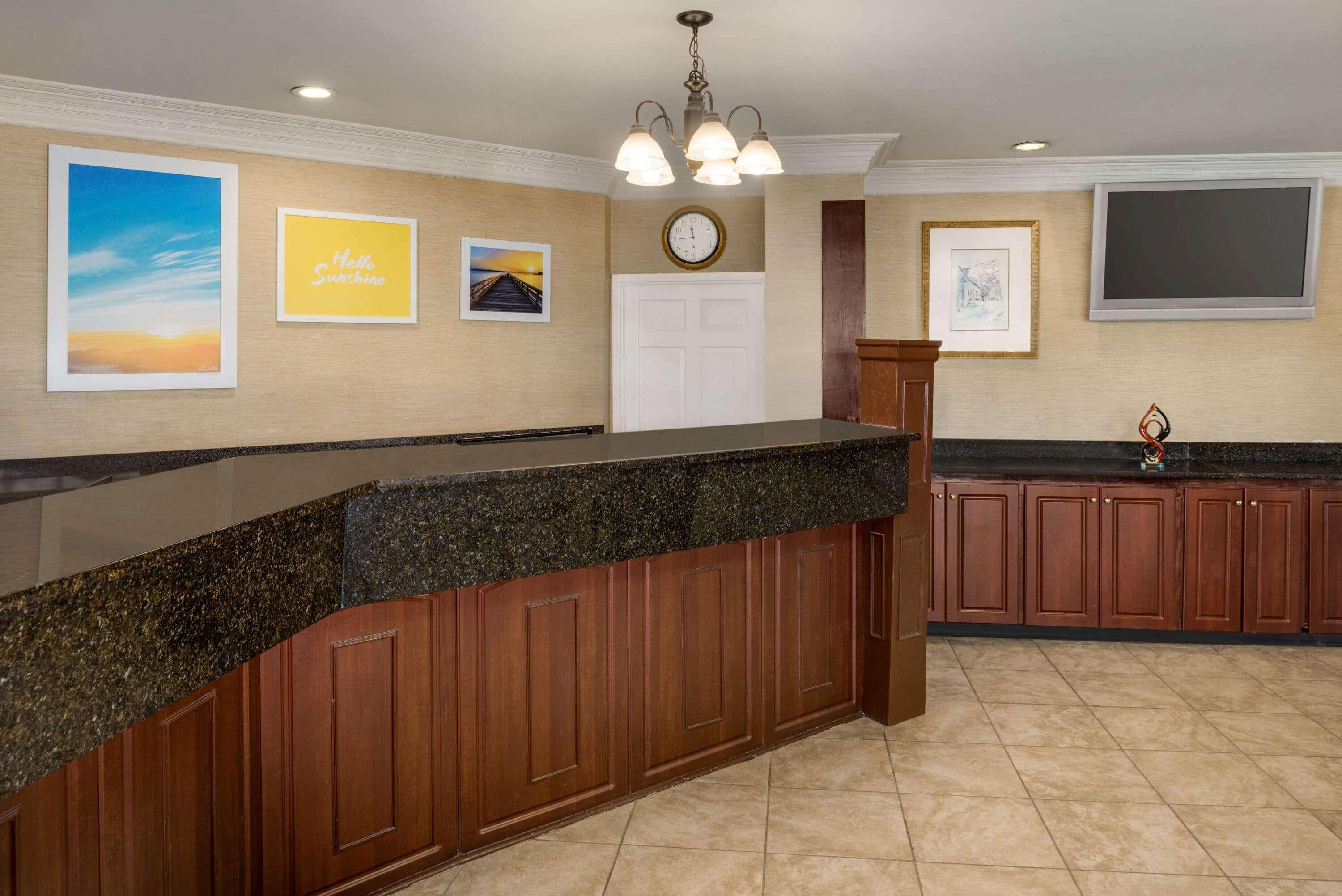 Days Inn By Wyndham Whitmore Lake Экстерьер фото