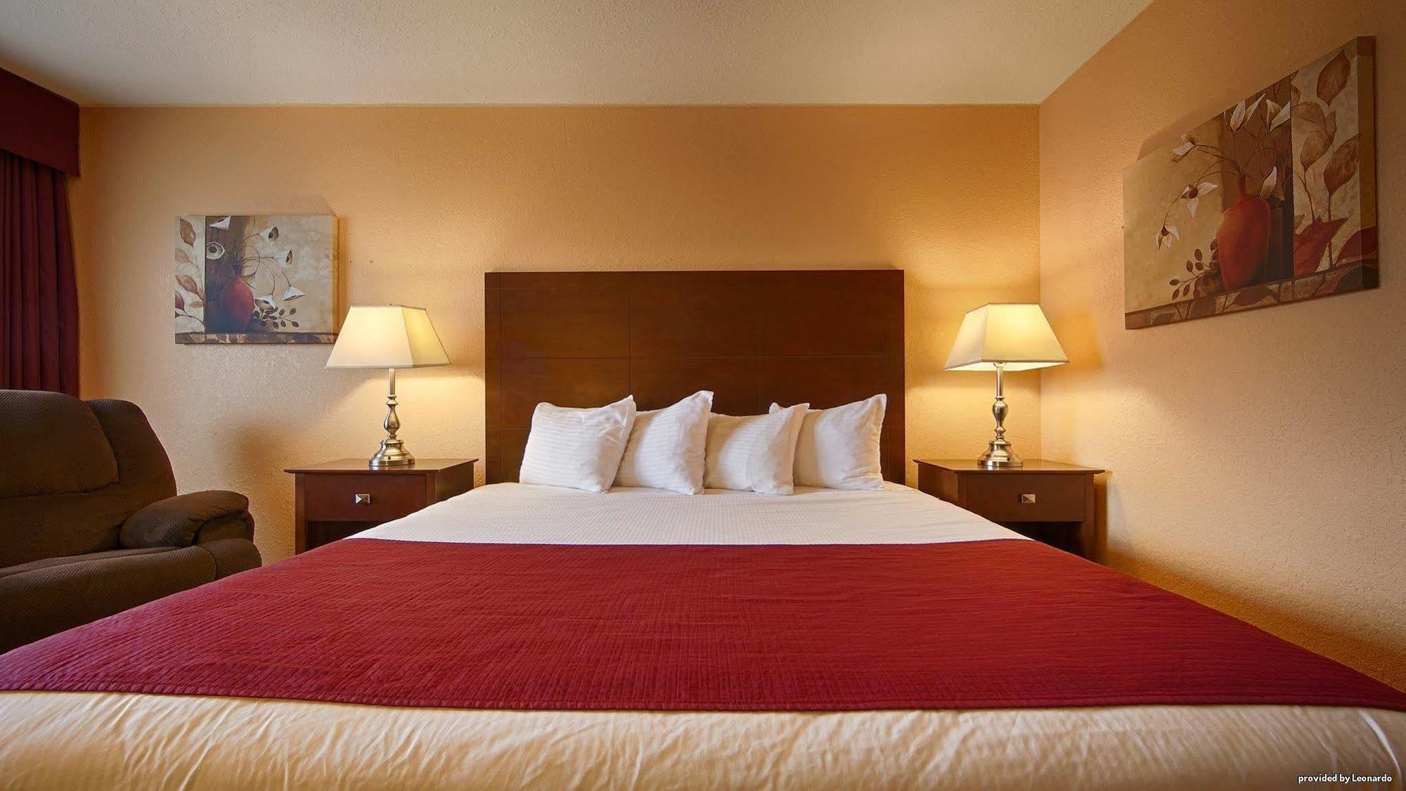 Days Inn By Wyndham Whitmore Lake Экстерьер фото