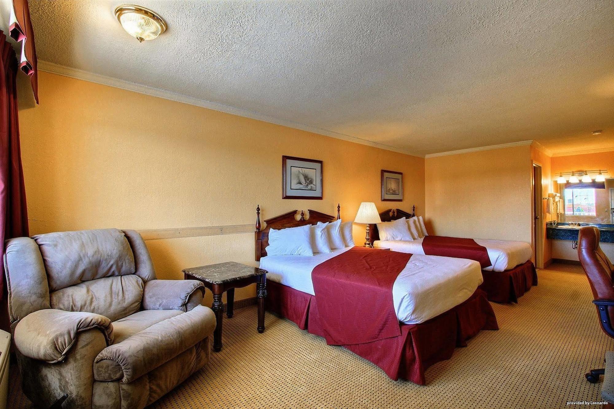 Days Inn By Wyndham Whitmore Lake Экстерьер фото